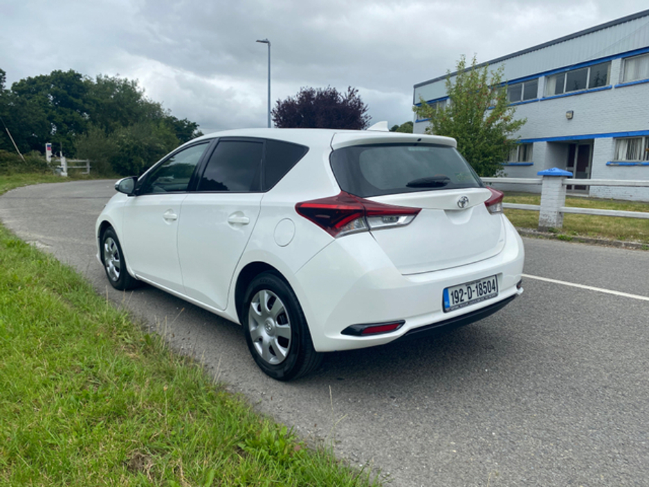 2019 Toyota Auris 1.4 D-4D TERRA 4DR €11,950