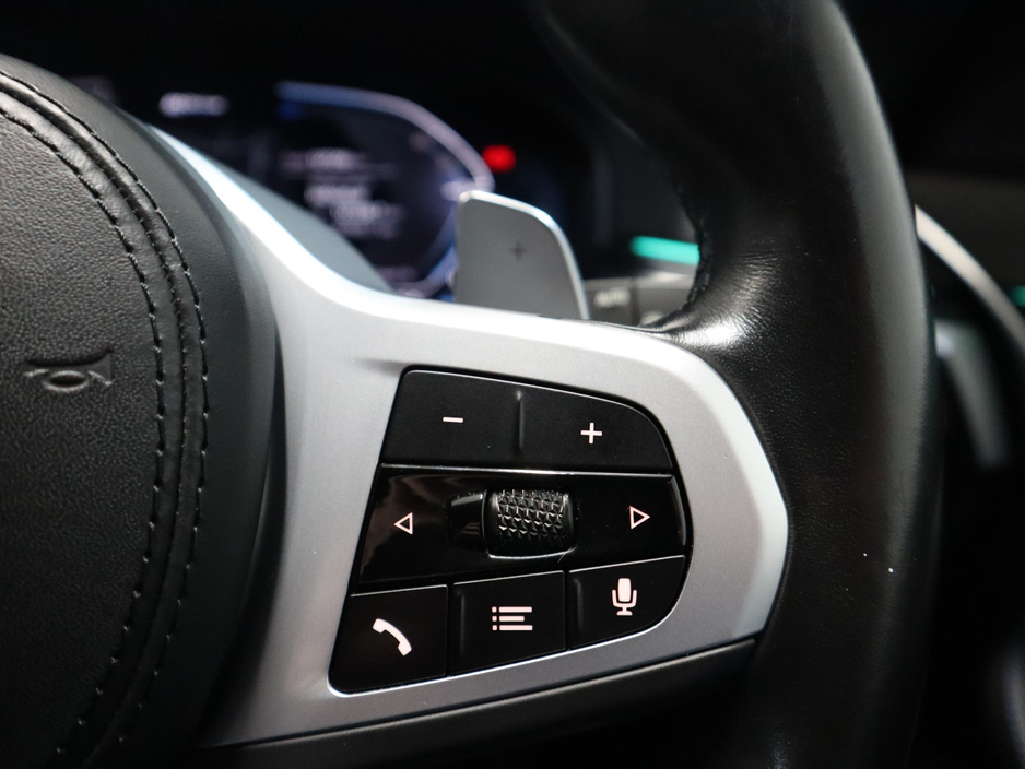 2022 BMW 5 Series - image 12