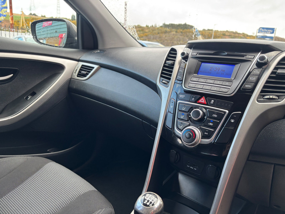 2015 Hyundai i30 - image 8