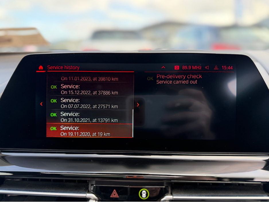 2020 BMW 8 Series - image 26