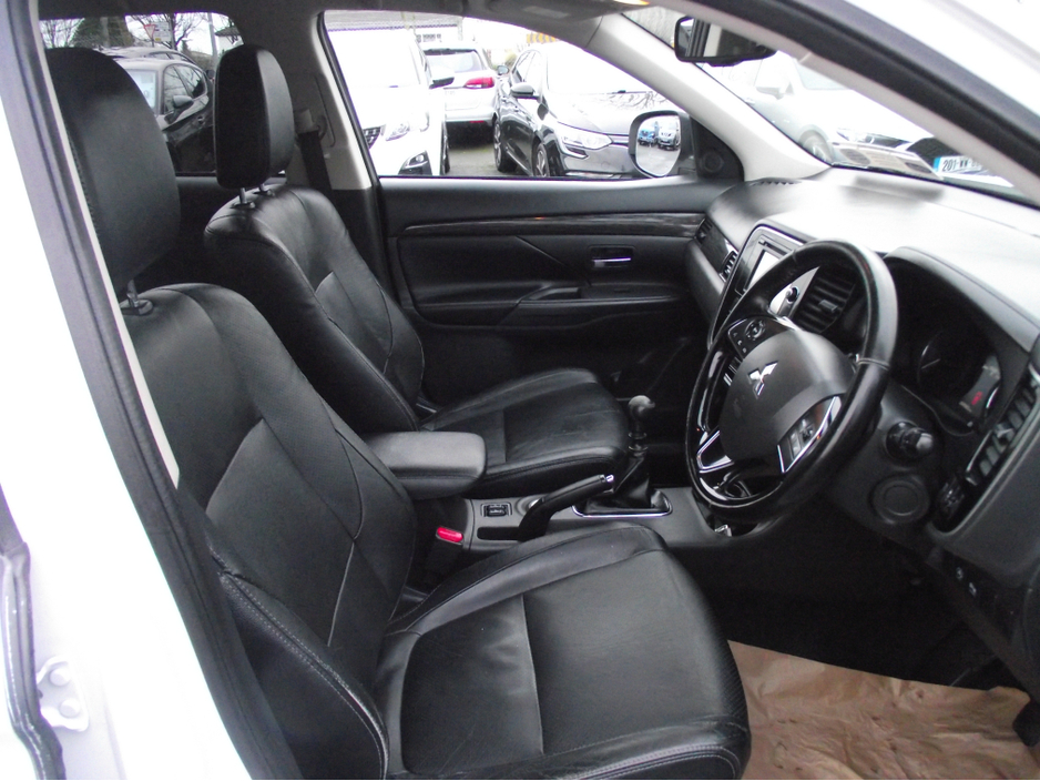 2016 Mitsubishi Outlander 2.3D  4WD  7SEATS  150PS 5DR   6 6MT    16MY €12,950