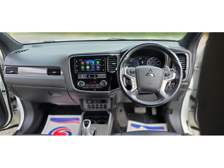 2019 Mitsubishi Outlander - image 14