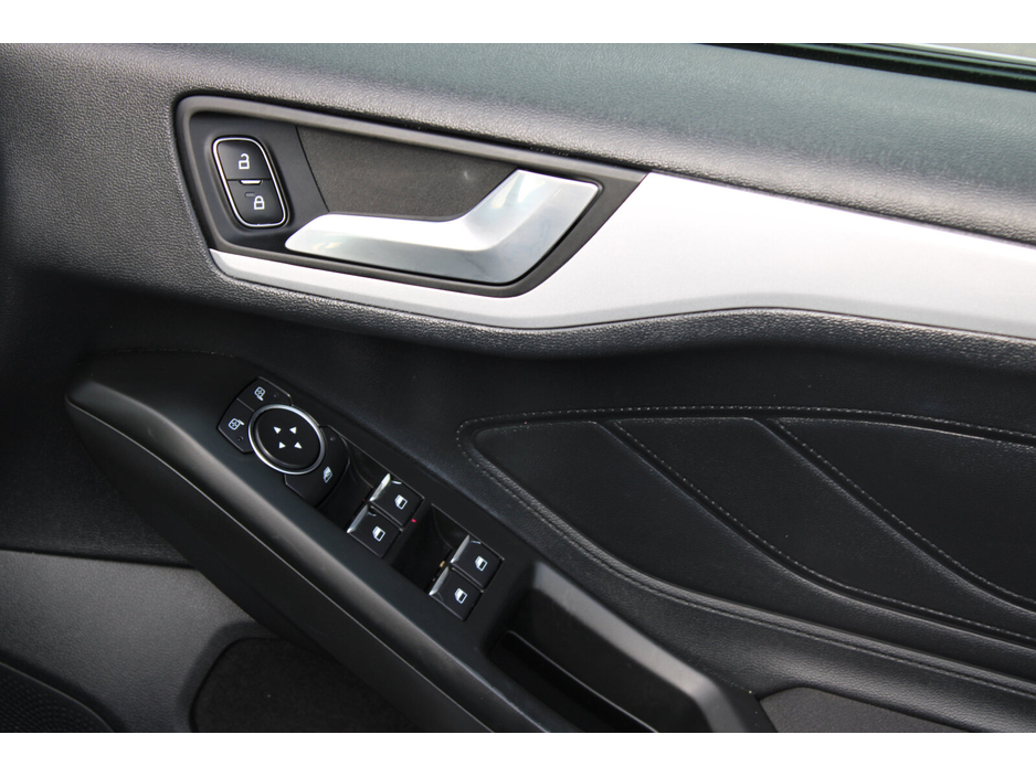 2020 Ford Focus - image 14