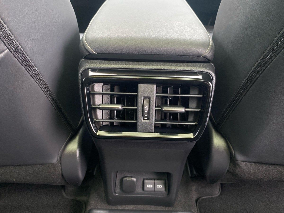 2025 Lexus NX 450 h+ - image 20