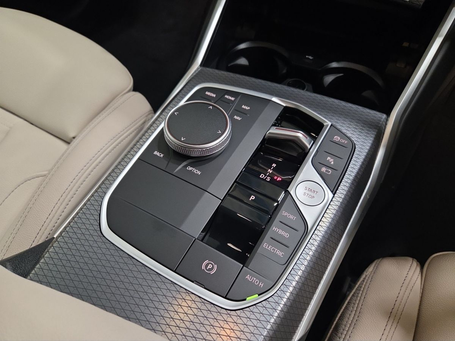 2026 BMW 3 Series 330e M Sport Saloon