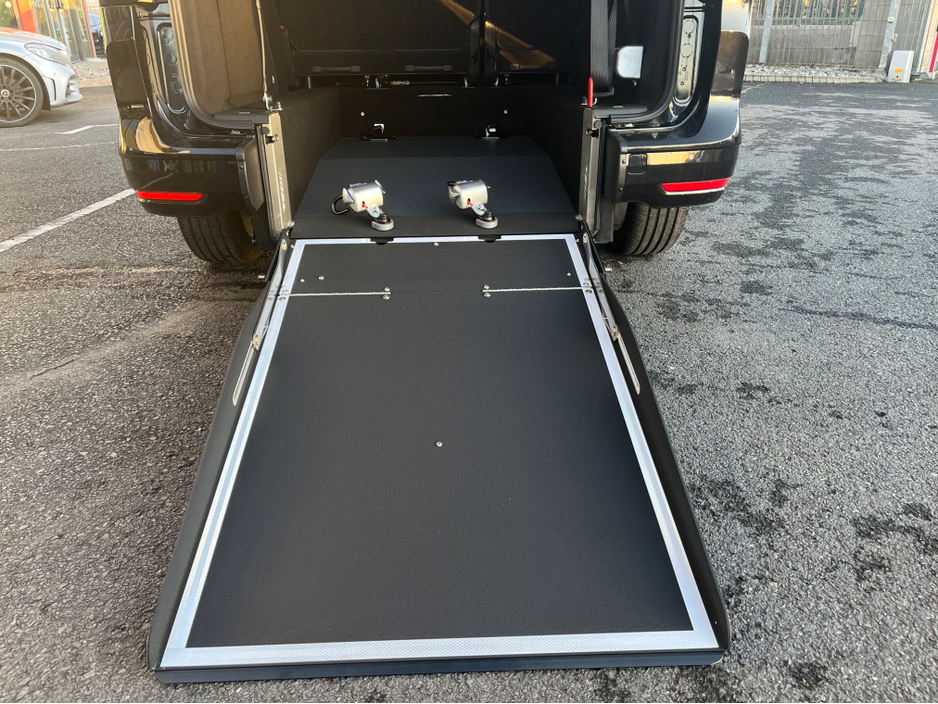 2026 Ford Tourneo Connect Titanium Auto, Wheelchair Accessible €43,404