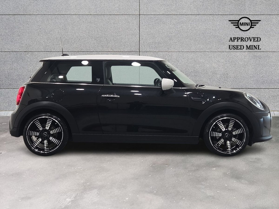 2023 MINI Hatch - image 25