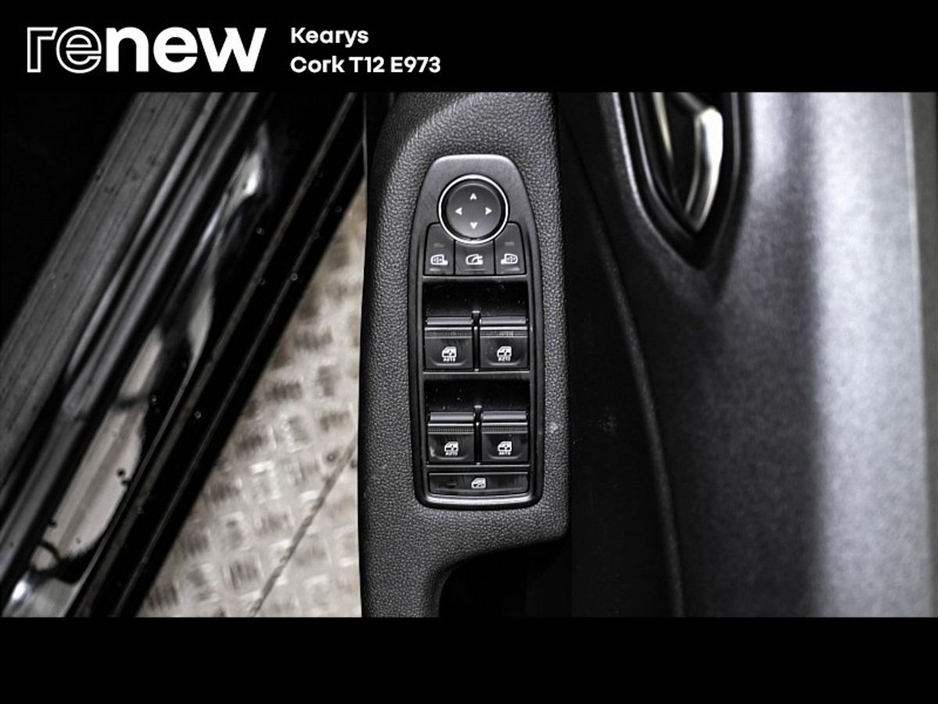 2025 Renault Clio - image 18