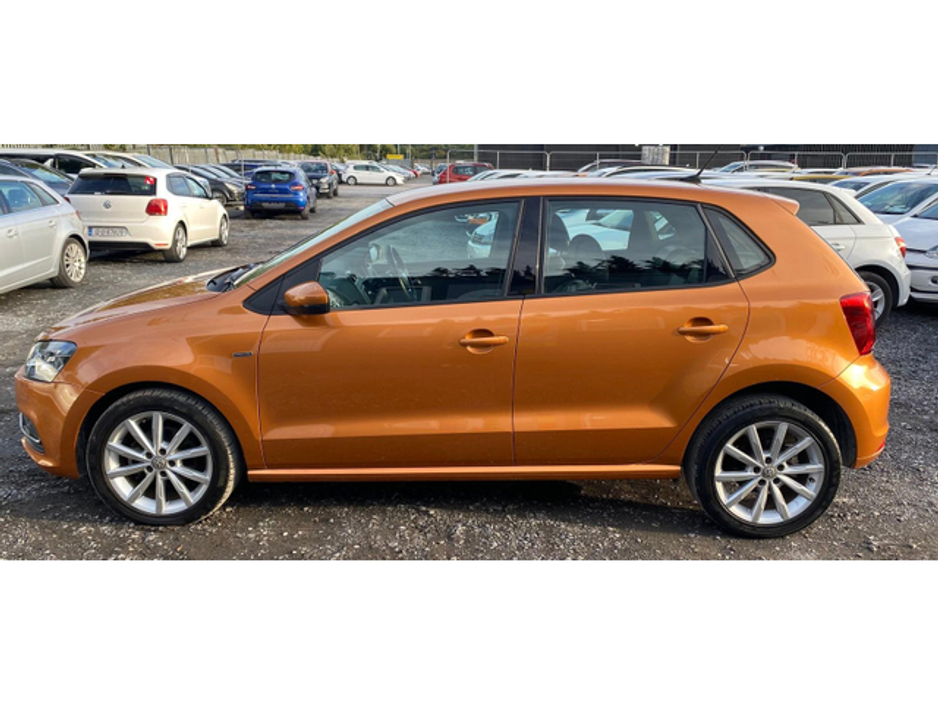 2017 Volkswagen Polo - image 4
