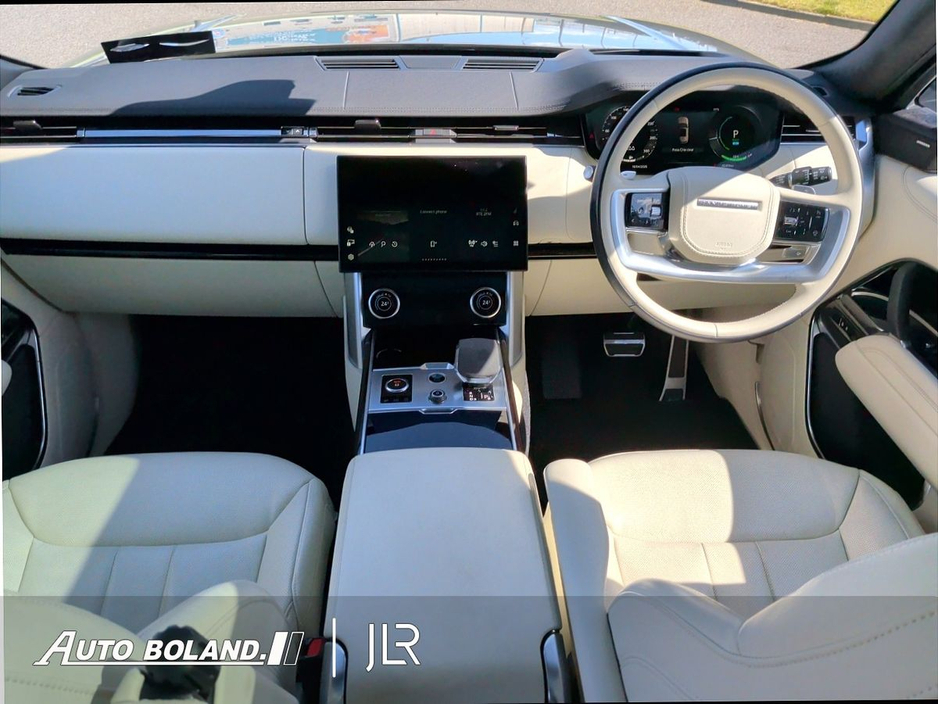 2023 Land Rover Range Rover - image 4