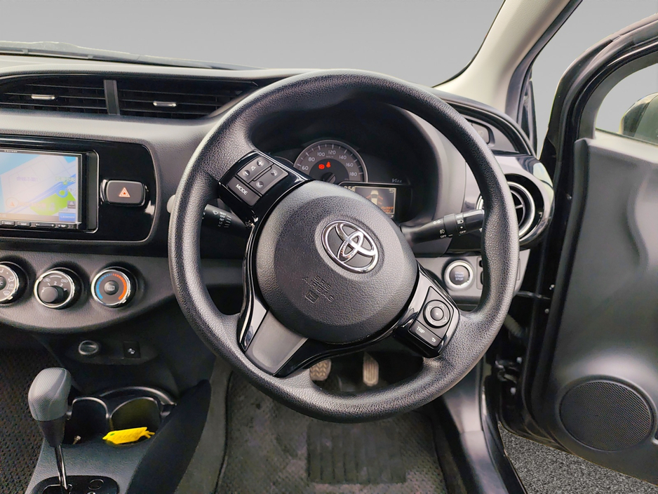 2019 Toyota Vitz - image 12