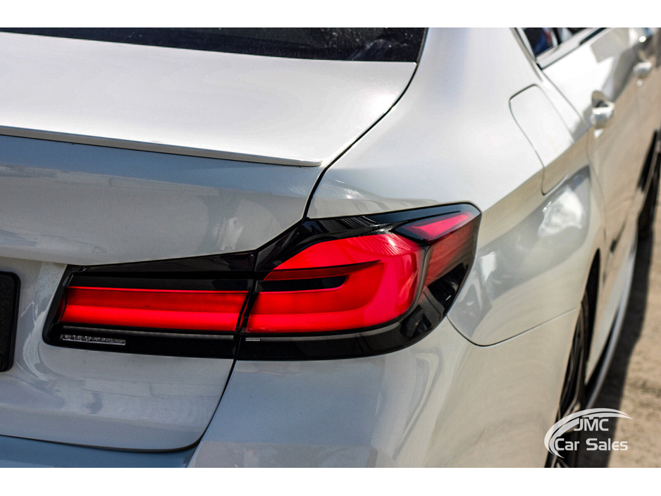 2022 BMW 5 Series - image 11