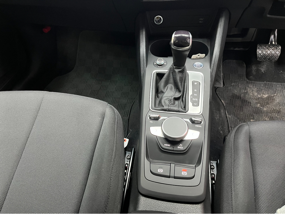 2023 Audi Q3 €33950 2023 AUDI Q3 35TFSI ADVANCED 1.5 AUTOMATIC / CRUISE CONTROL / REVERSE CAMERA / HEATED SEATS AND MORE €33,950