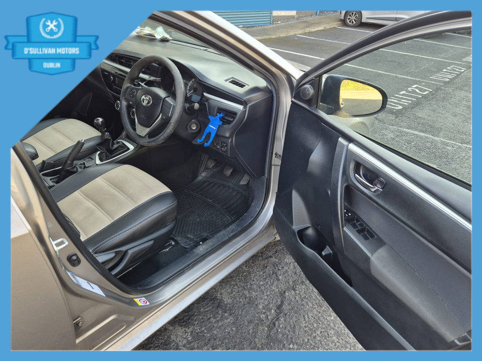 2015 Toyota Corolla - image 11