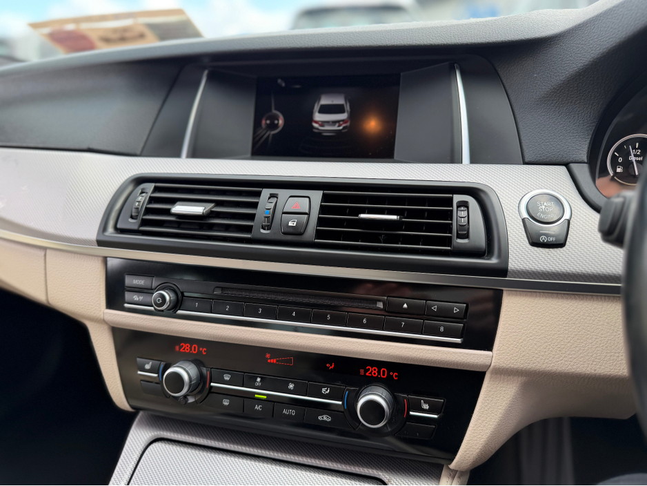 2016 BMW 5 Series - image 21