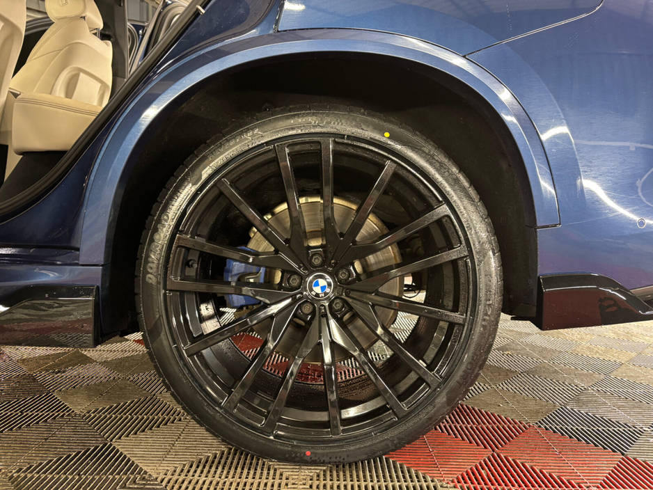 2022 BMW X5 xDrive45e xLine €57,950