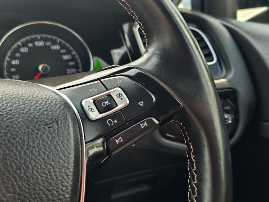 2015 Volkswagen Golf 1.4 TSI LEATHER SPECIAL TAN LEATHER  MILANO EDITION //LEATHER  HEATED SEATS // REVERSE CAMERA €15,450