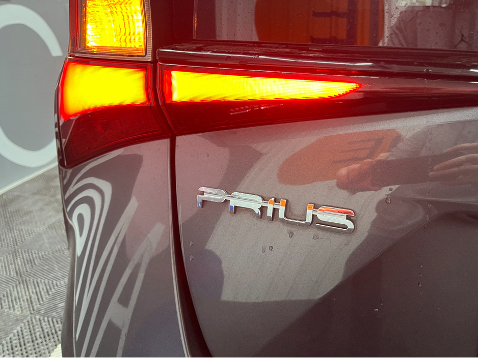 2022 Toyota Prius - image 10