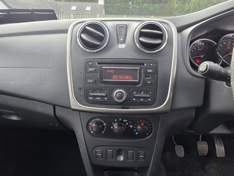 2015 Dacia Sandero Stepway - image 10