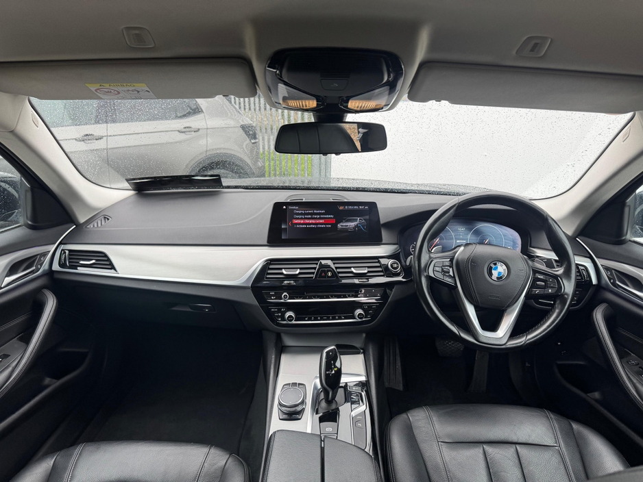 2019 BMW 5 Series - image 9