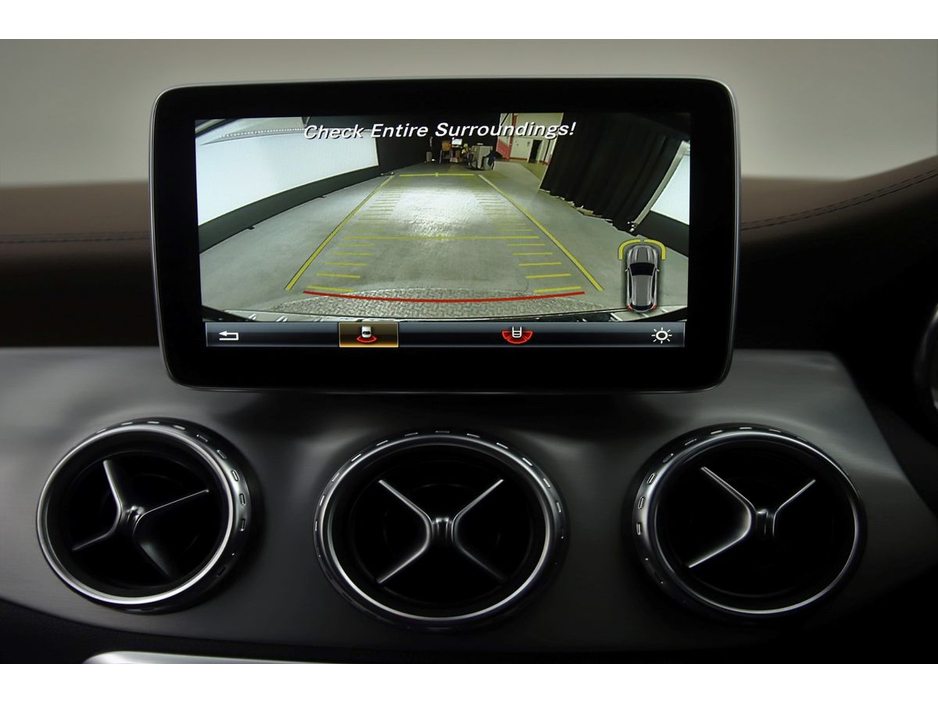 2016 Mercedes-Benz GLA Class GLA 180*FULL TAN MEMO LEATHER SEATS*REVERSE CAM*PARK SENSORS* €19,890