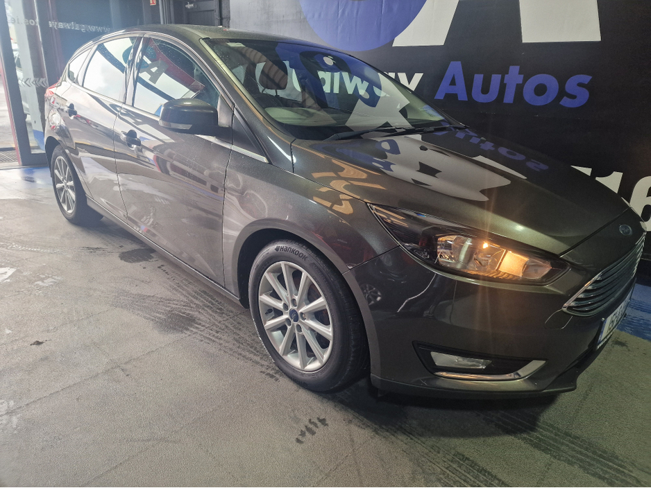 2015 Ford Focus - image 12