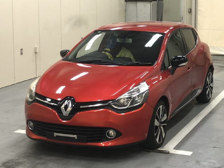 2015 Renault Clio - image 2