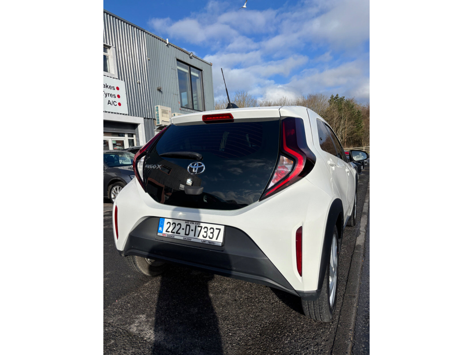 2022 Toyota Aygo 1.0 VVT-i x-play Smartphone €13,500