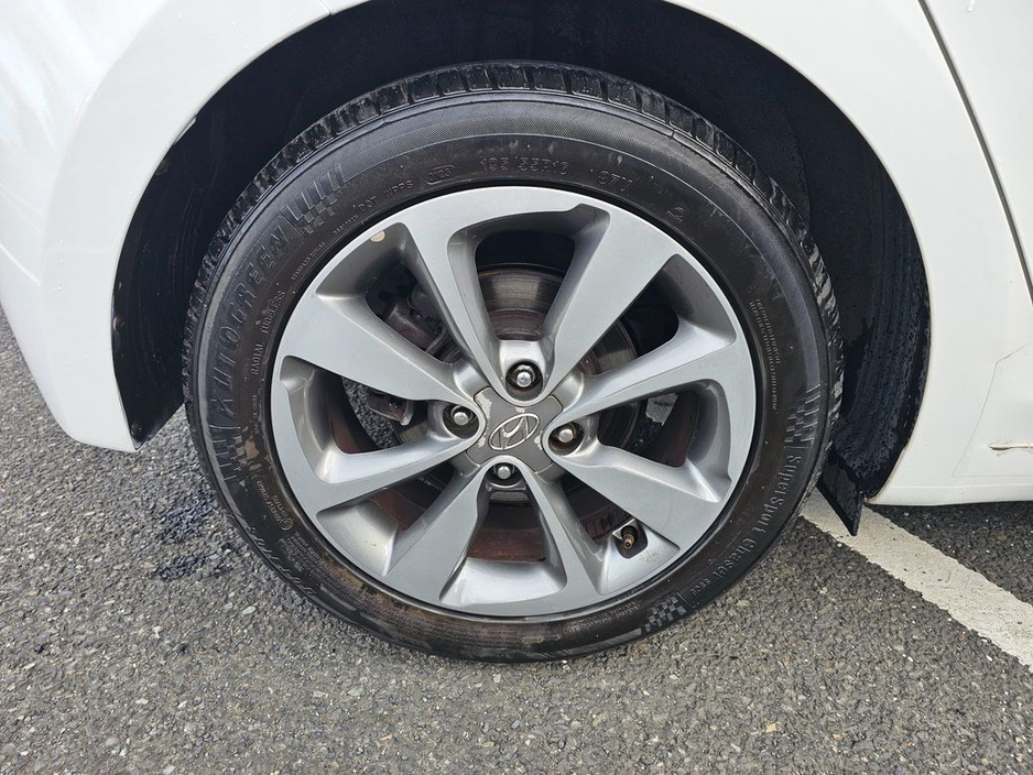 2016 Hyundai i20 - image 27