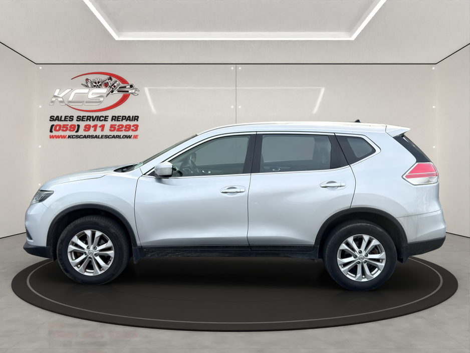 2017 Nissan X-Trail - image 2