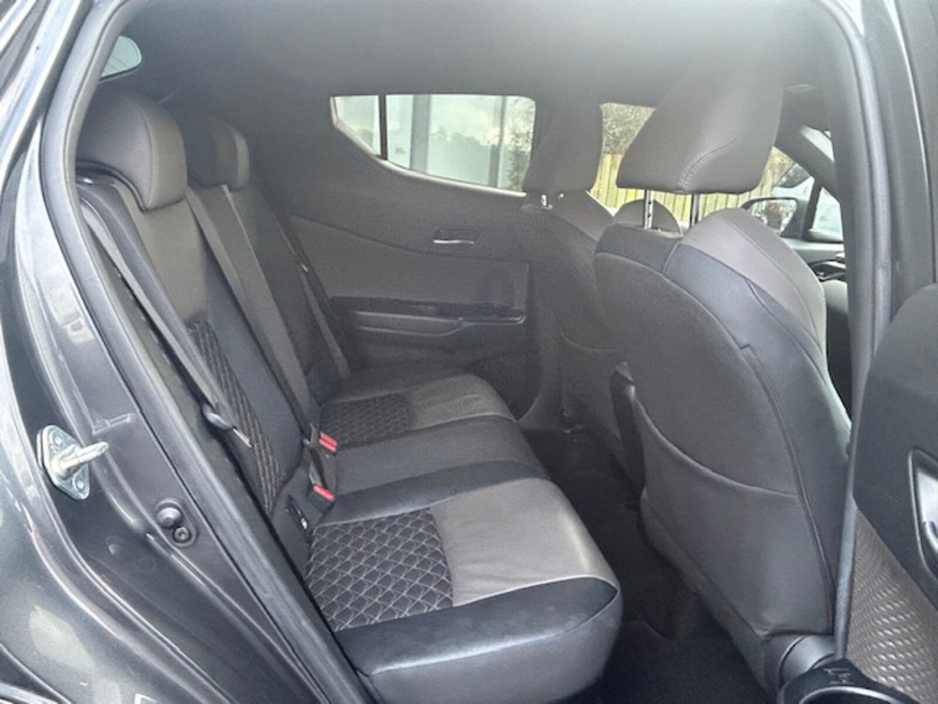 2023 Toyota C-HR 1.8 HYBRID SOL €24,945