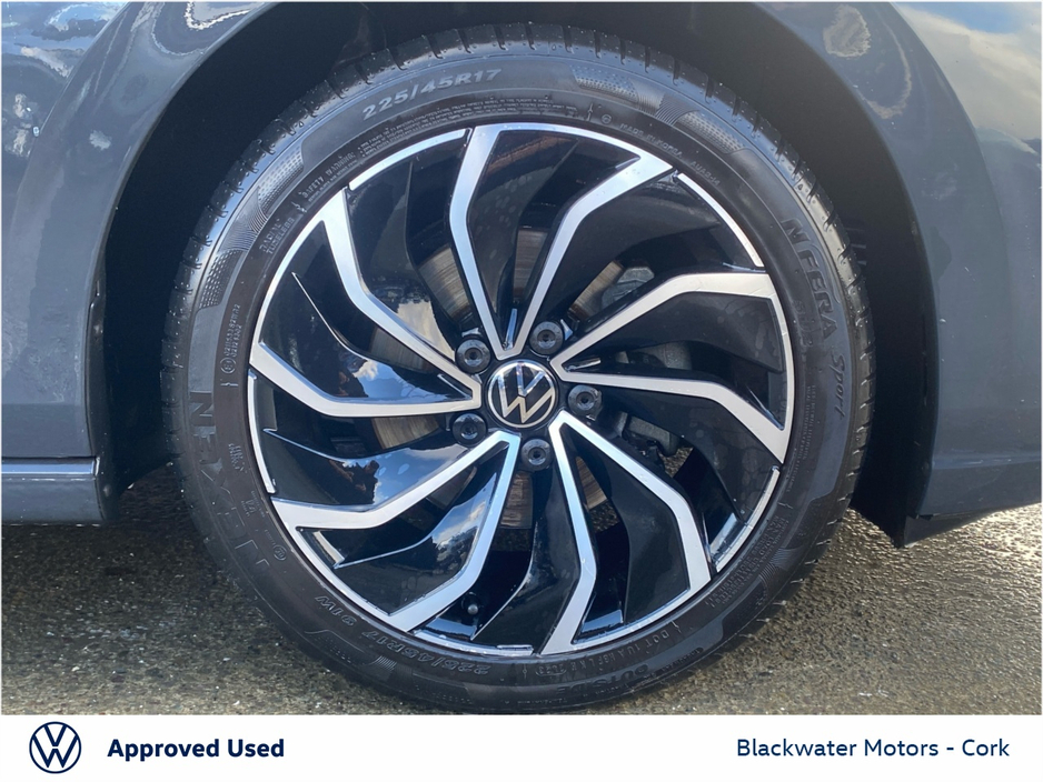 2024 Volkswagen Golf 1.5TSI 5DR LIFE HYBRID AUTOMATIC €31,995