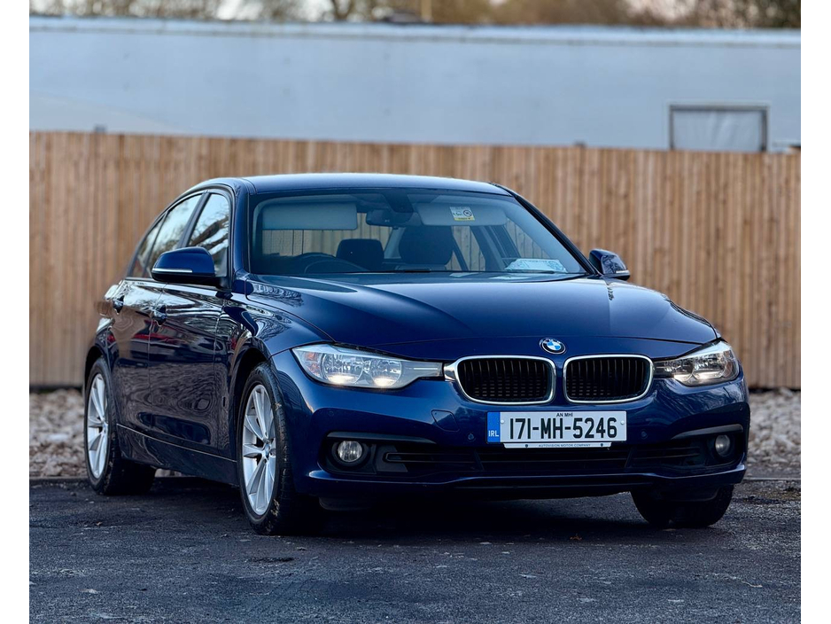 2017 BMW 3 Series - image 8