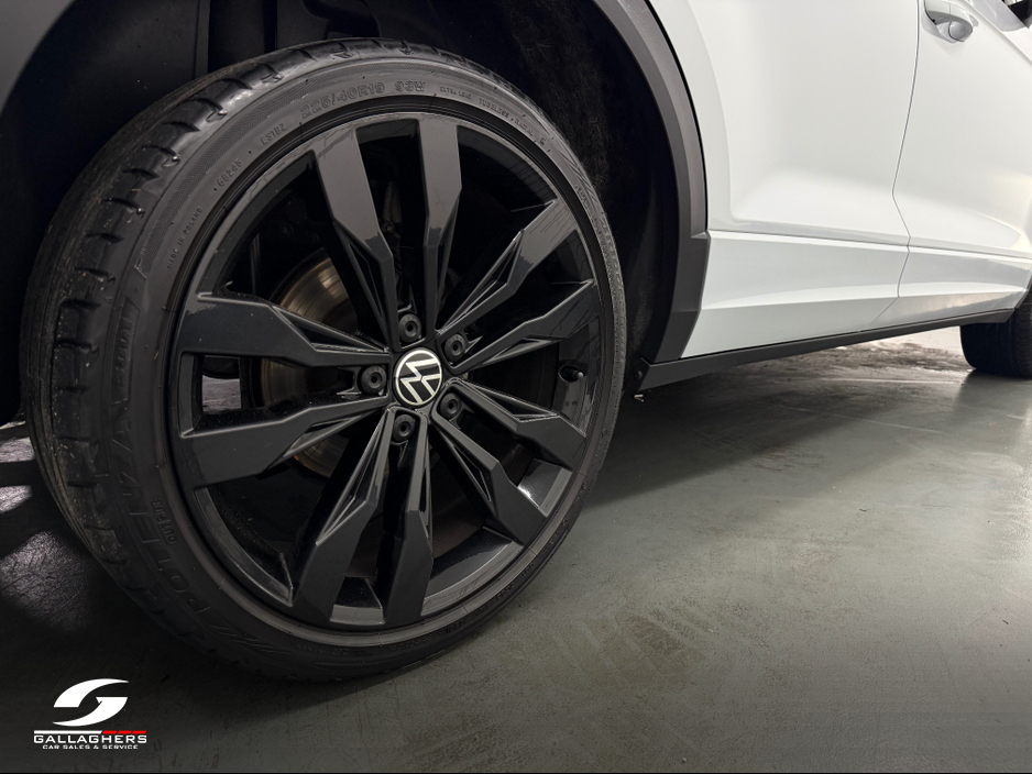 2022 Volkswagen T-Roc R-LINE 1.5 TSI D7F 150HP 5DR A €28,995