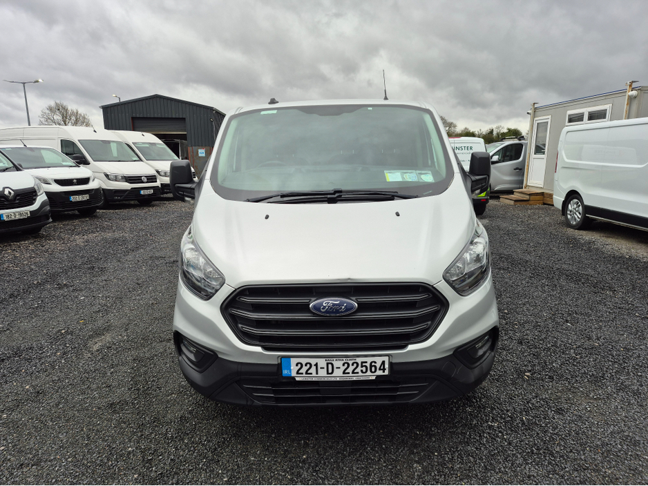 2022 Ford Transit Custom - image 2