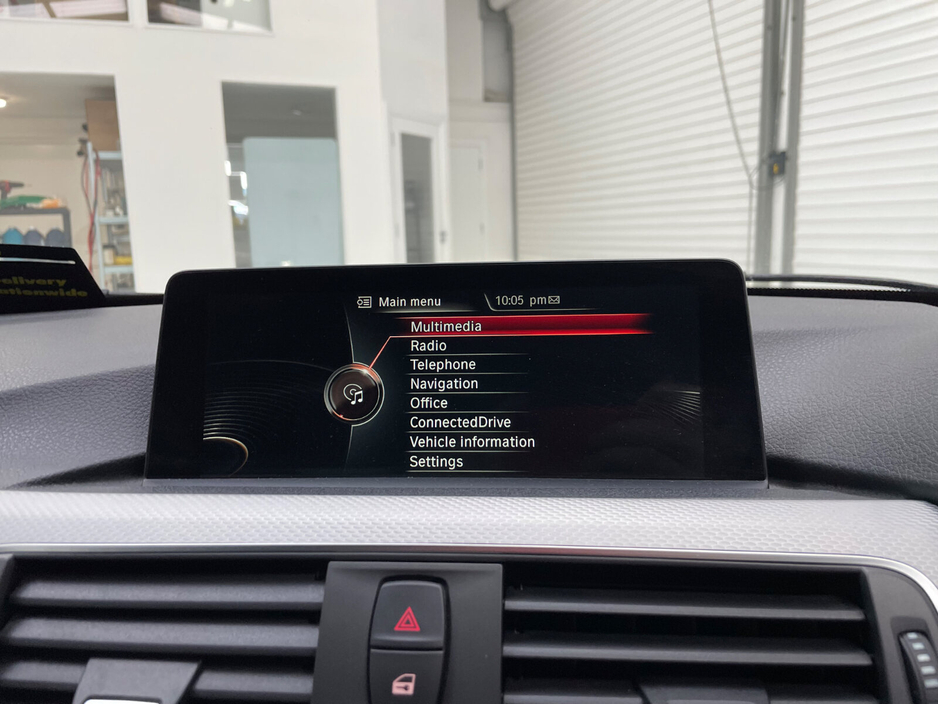 2016 BMW 3 Series - image 25