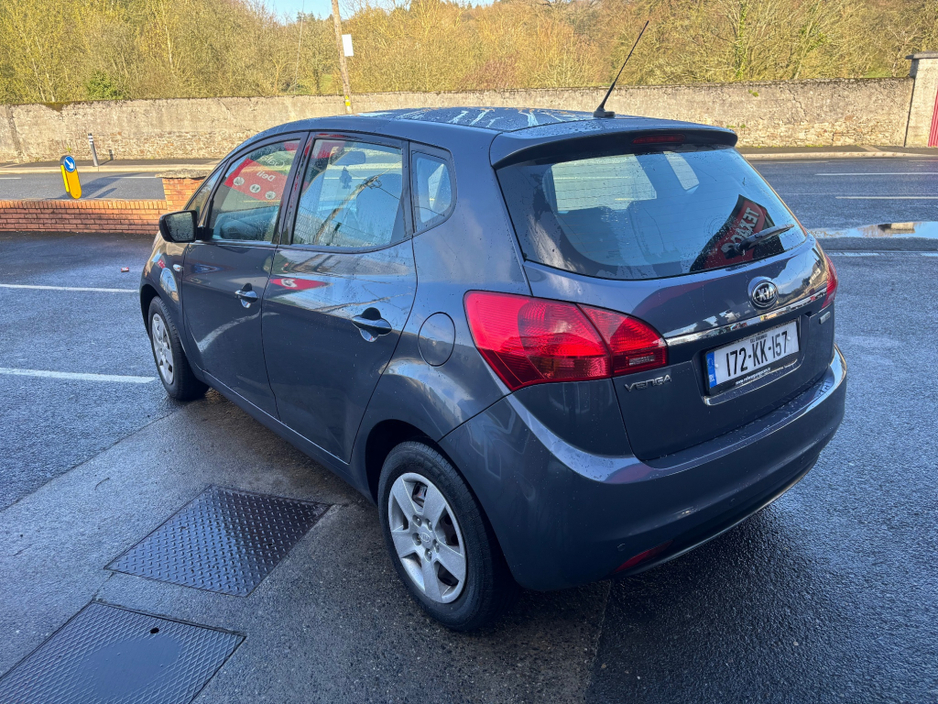 2017 Kia Venga - image 5