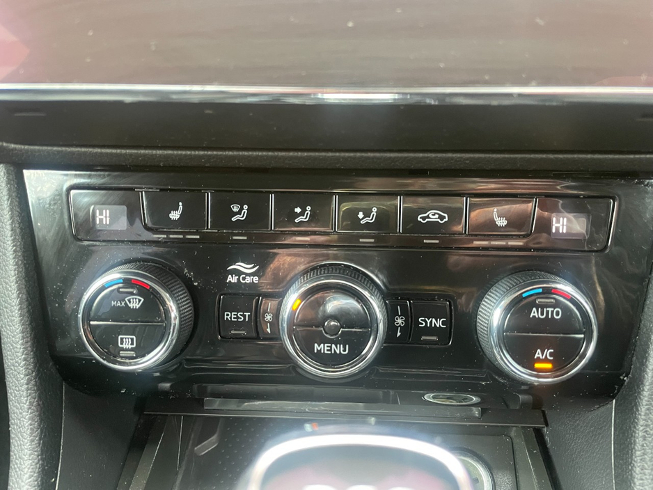 2021 Skoda Superb - image 13