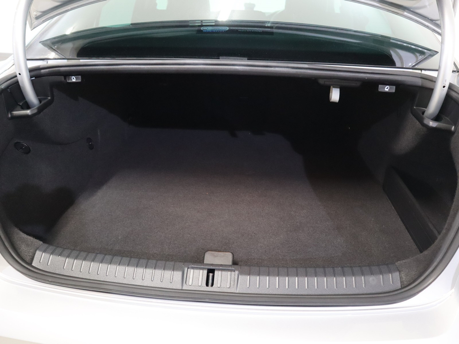 2021 Volkswagen Passat - image 27