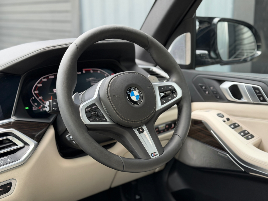 2019 BMW X5 - image 7