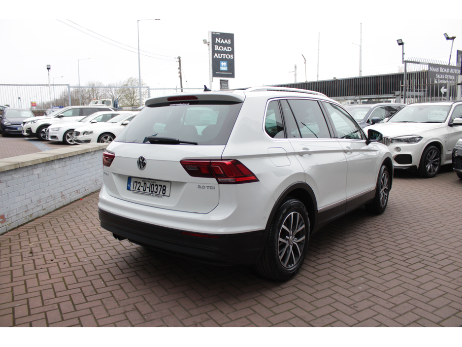 2017 Volkswagen Tiguan - image 4