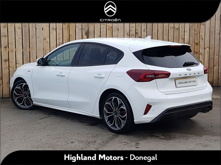 2022 Ford Focus - image 3