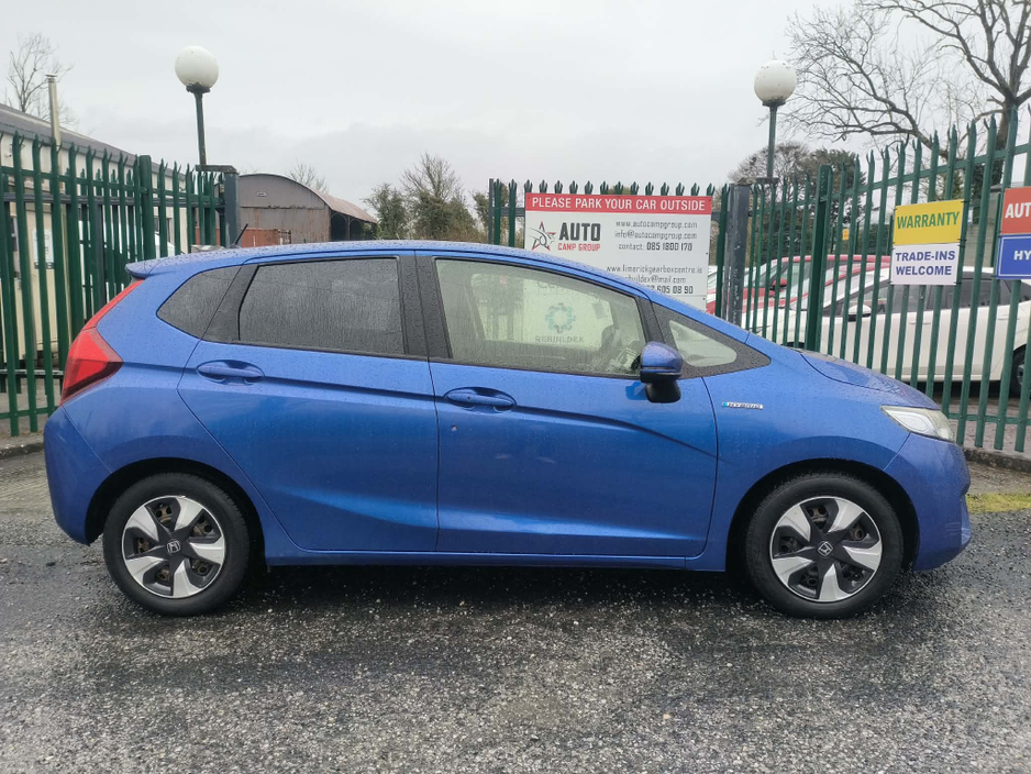 2016 Honda Fit - image 8