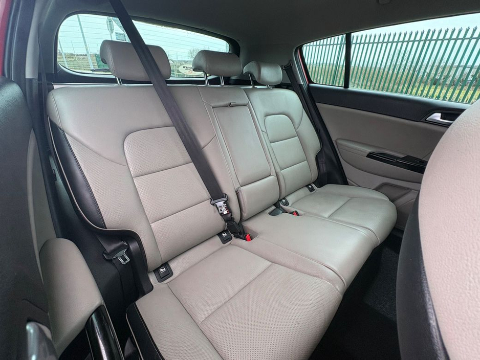 2021 Kia Sportage - image 13