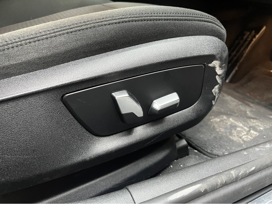 2017 BMW 5 Series - image 13