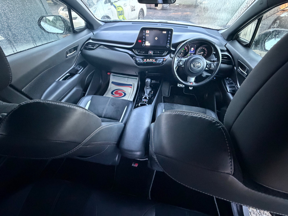 2023 Toyota C-HR 1.8 HYBRID LUNA €31,999