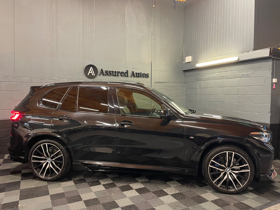2022 BMW X5 xDrive45e M Sport €43,900