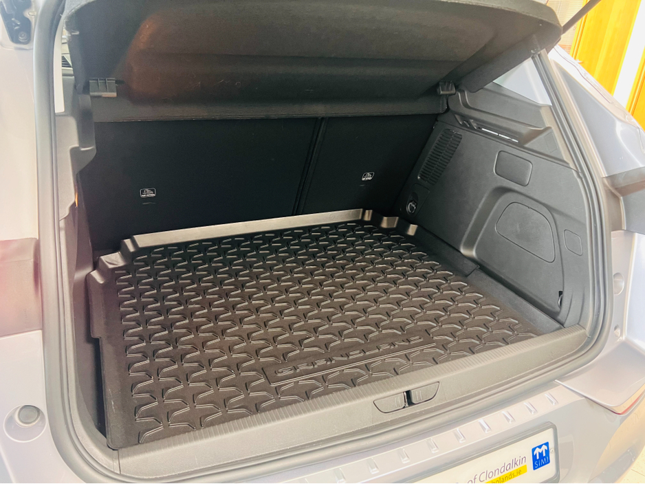 2023 Opel Grandland OPEL EDITION Plug In Hybrid As New Only 8000 Kms Huge Spec Now On Sale www.bolands.ie Est.1955 €28,950