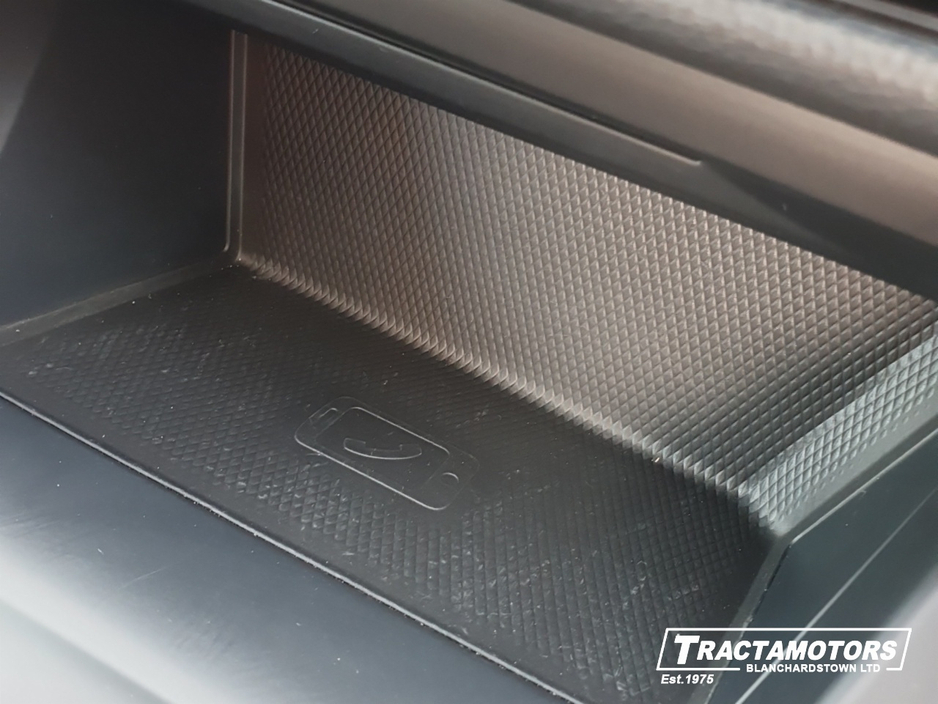 2024 Volkswagen Golf - image 24