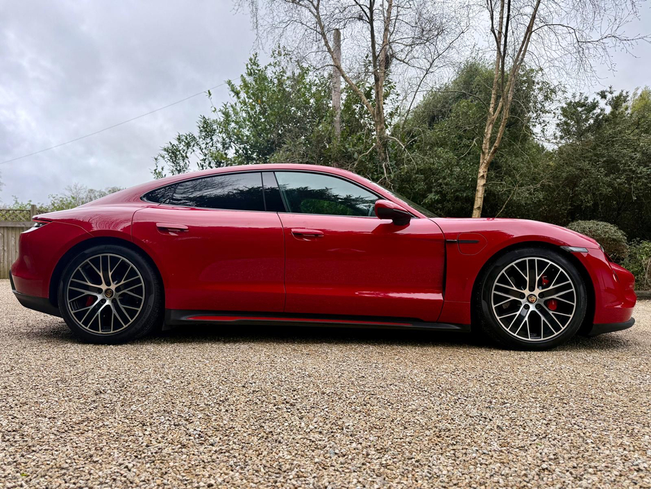 2021 Porsche Taycan - image 3